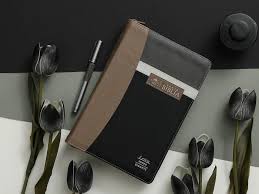 Image of BIBLIA RVR 1960 LETRA SUPER GIGANTE SIMIL PIEL CIERRE INDICE GRIS NEGRO BEIGE