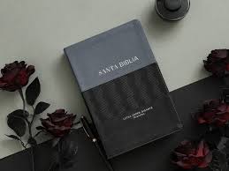 Image of BIBLIA RVR 1960 LETRA GIGANTE TRICOLOR NEGRO GRIS SIMIL PIEL CON INDICE Y CIERRE