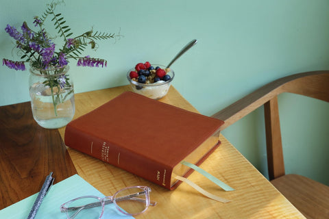Image of Flourish: The NIV Bible for Women, Leathersoft, Brown, Comfort Print