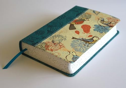 Image of BIBLIA RVR 1960 LETRA GIGANTE SIMIL PEL AZUL CON PAJAROS CANTOS PINTADOS