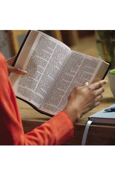 Image of KJV Holy Bible, Personal Size Giant Print Reference Bible, Burgundy Leathersoft, 43,000 Cross References, Red Letter, Comfort Print: King James Version